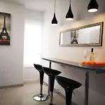 Apartment 3 Bedroom 150 M From The *