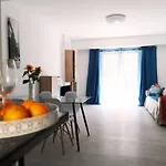 3 Bedroom 150 M From The Apartment *