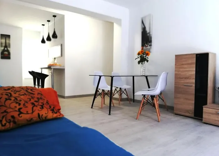 3 Bedroom 150 M From The Appartement *