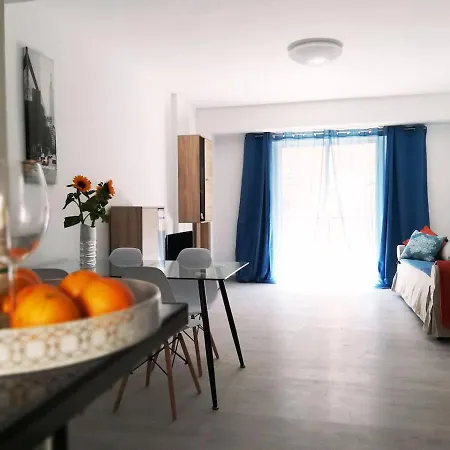 3 Bedroom 150 M From The Lägenhet *