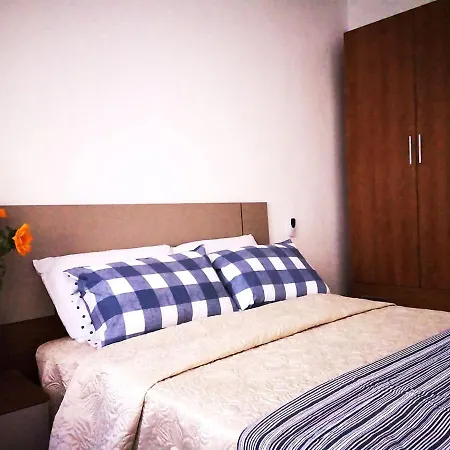 Appartement 3 Bedroom 150 M From The *