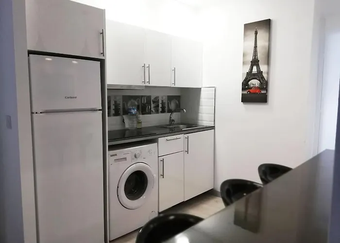 3 Bedroom 150 M From The *