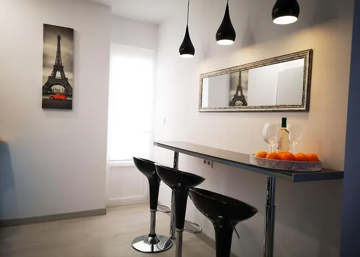 Apartment 3 Bedroom 150 M From The *