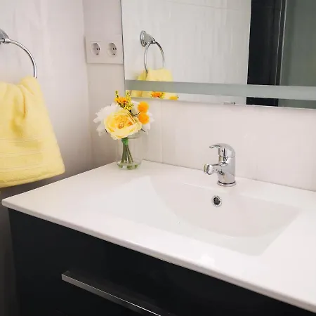 3 Bedroom 150 M From The *